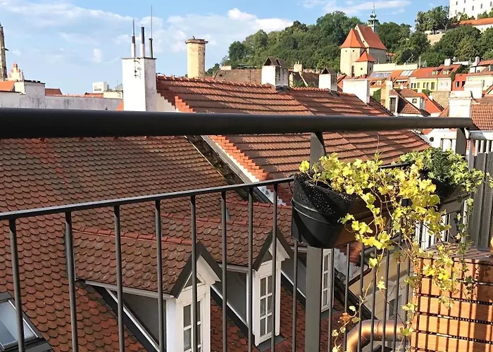 Bastova, Stela & Mia Lägenhet