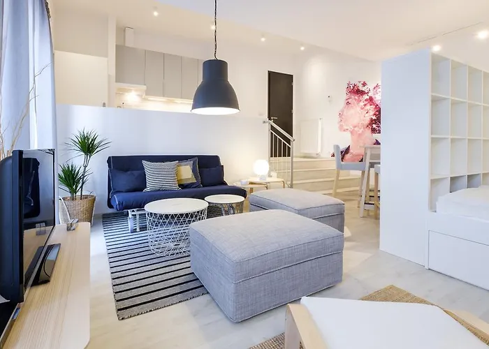 Bastova, Stela & Mia *