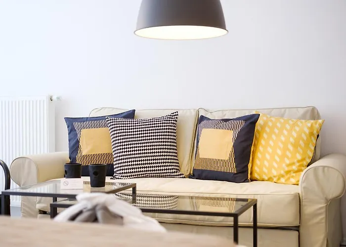 Bastova, Stela & Mia Lägenhet *