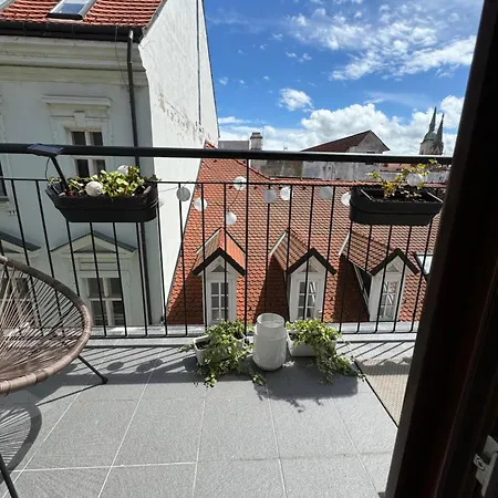 Bastova, Stela & Mia