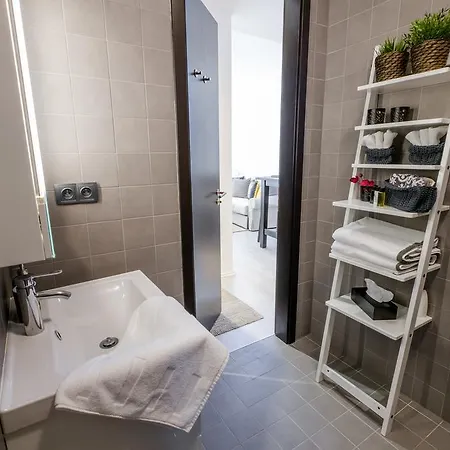 Apartment Bastova, Stela & Mia