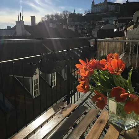 Bastova, Stela & Mia Pressburg