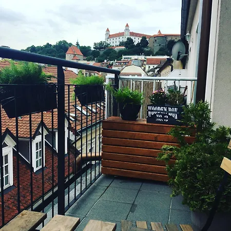 Bastova, Stela & Mia * Pressburg