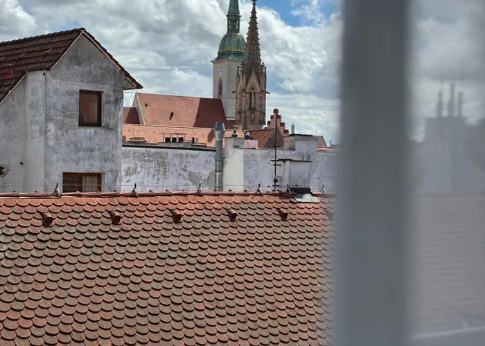 Bastova, Stela & Mia 브라티슬라바