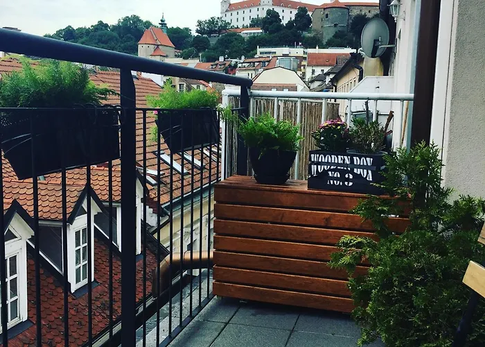 Bastova, Stela & Mia * 브라티슬라바